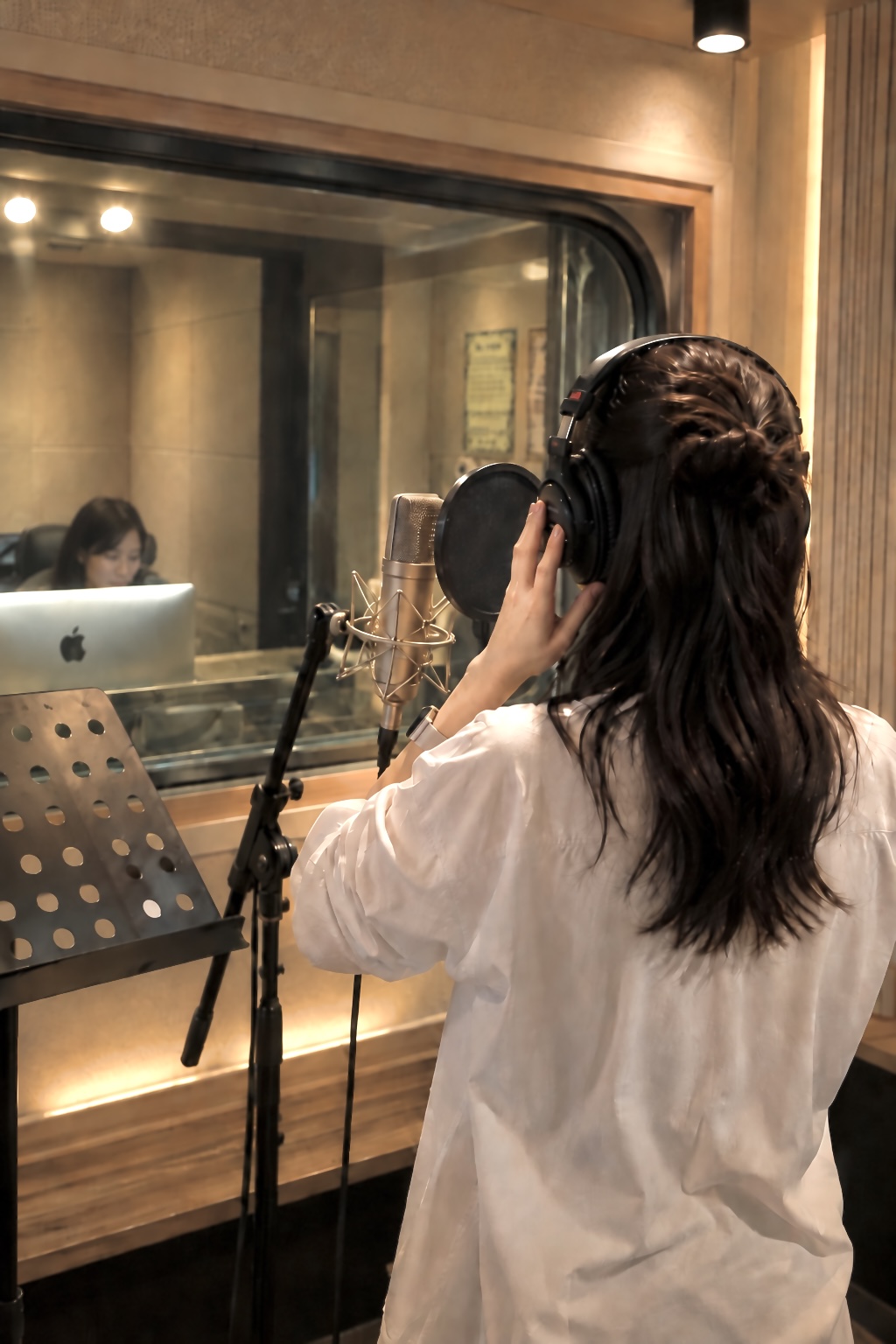 Recording a K-pop song in the DearStory studio